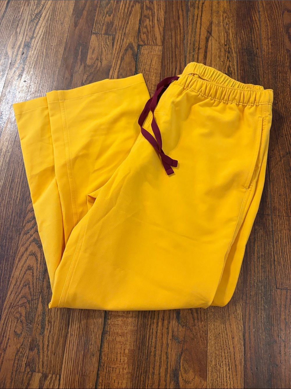 🎉NWOT! Figs Women's Straight Leg Livingston Scrub Pants in Yellow/Gold!
